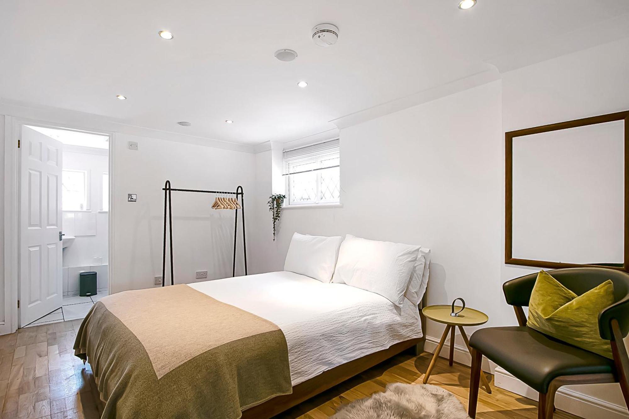 The Annex - Unparalleled Beach Front Luxury Accommodation - Private South West Facing Patio Area - Pet Friendly - Sky - Netflix - Super Fast Wi-Fi - Stones Throw To The Beach Bournemouth Exterior foto